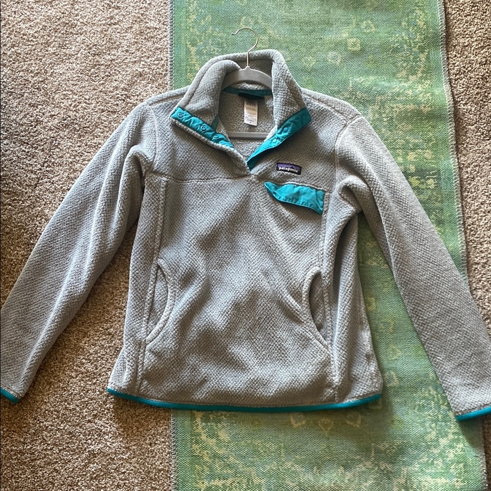 Patagonia Gray and Teal Womens Pullover Fleece Size Medium